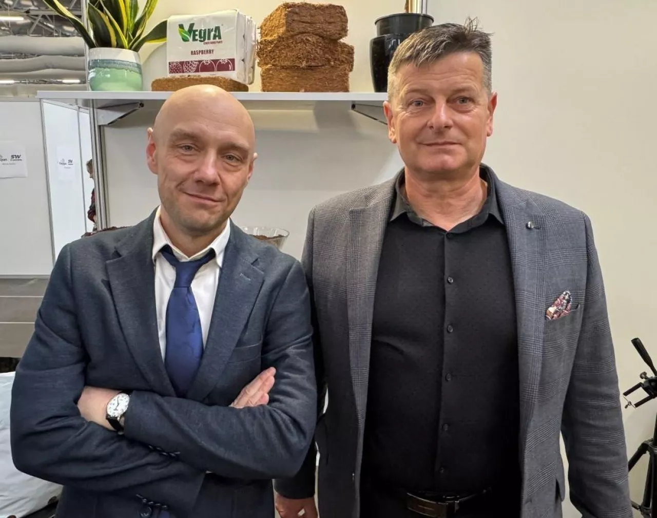 Jan Sitnicki oraz dr hab. Zbigniew Jarosz, stoisko Vegra TSW 2026