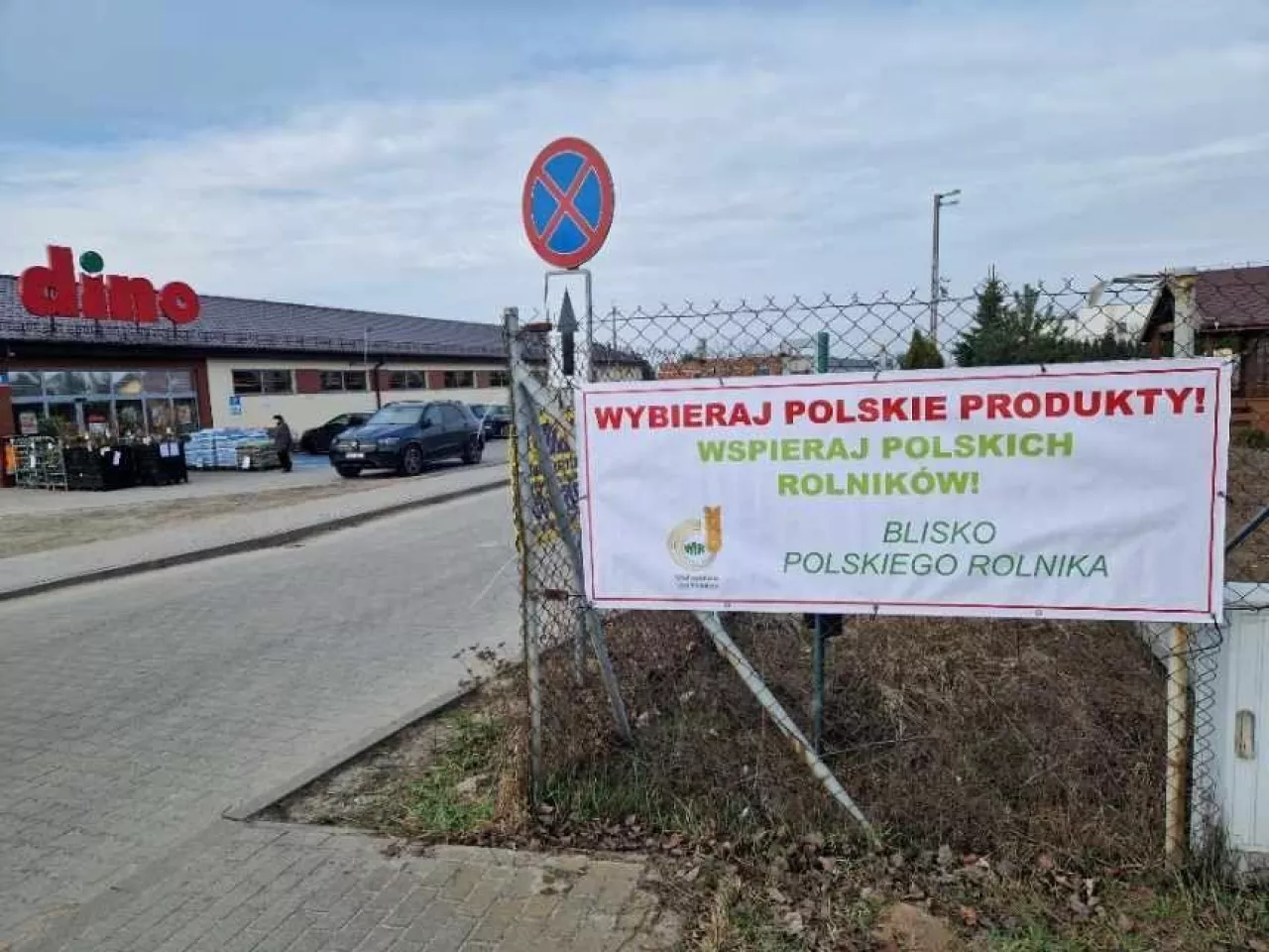 baner promujący polską żywność we Wrześni, wielkopolskie